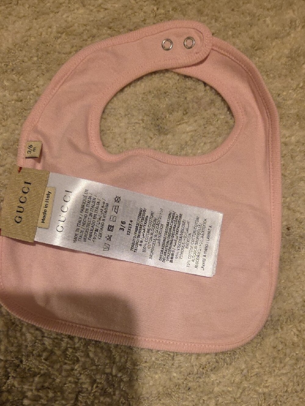 Gucci Pink Baby Hat and Bib Set with Signature Green-Red Stripe - Picture 5 of 10